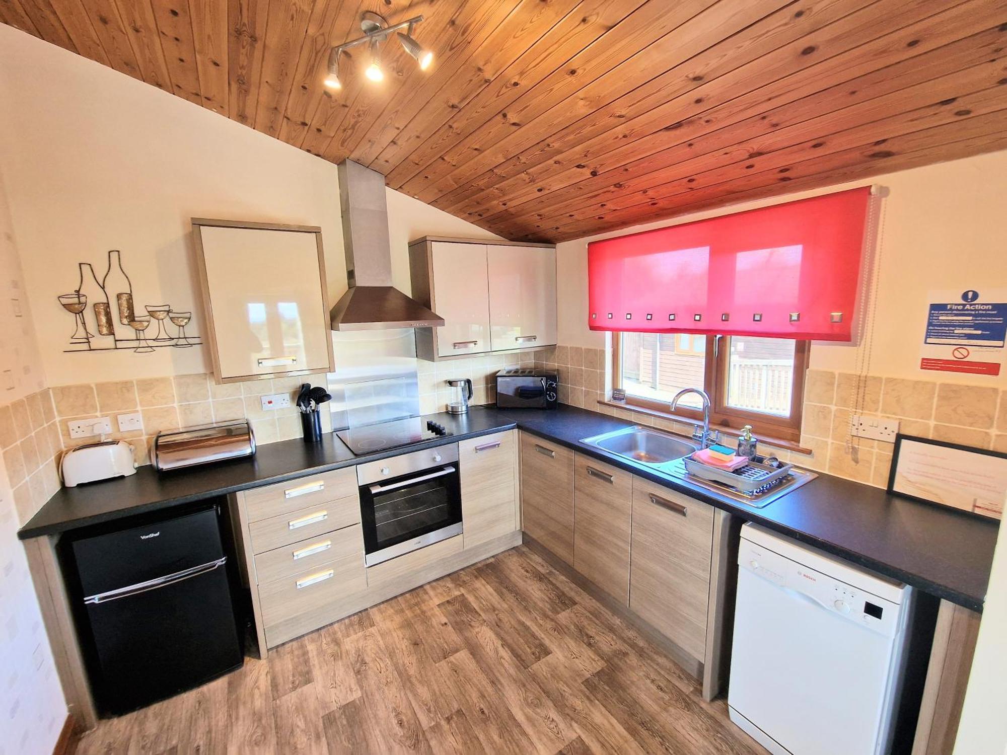 Chalet Cleish 7 With Private Hot Tub - Fife - Loch Leven - Lomond Hills - Pet Friendly *