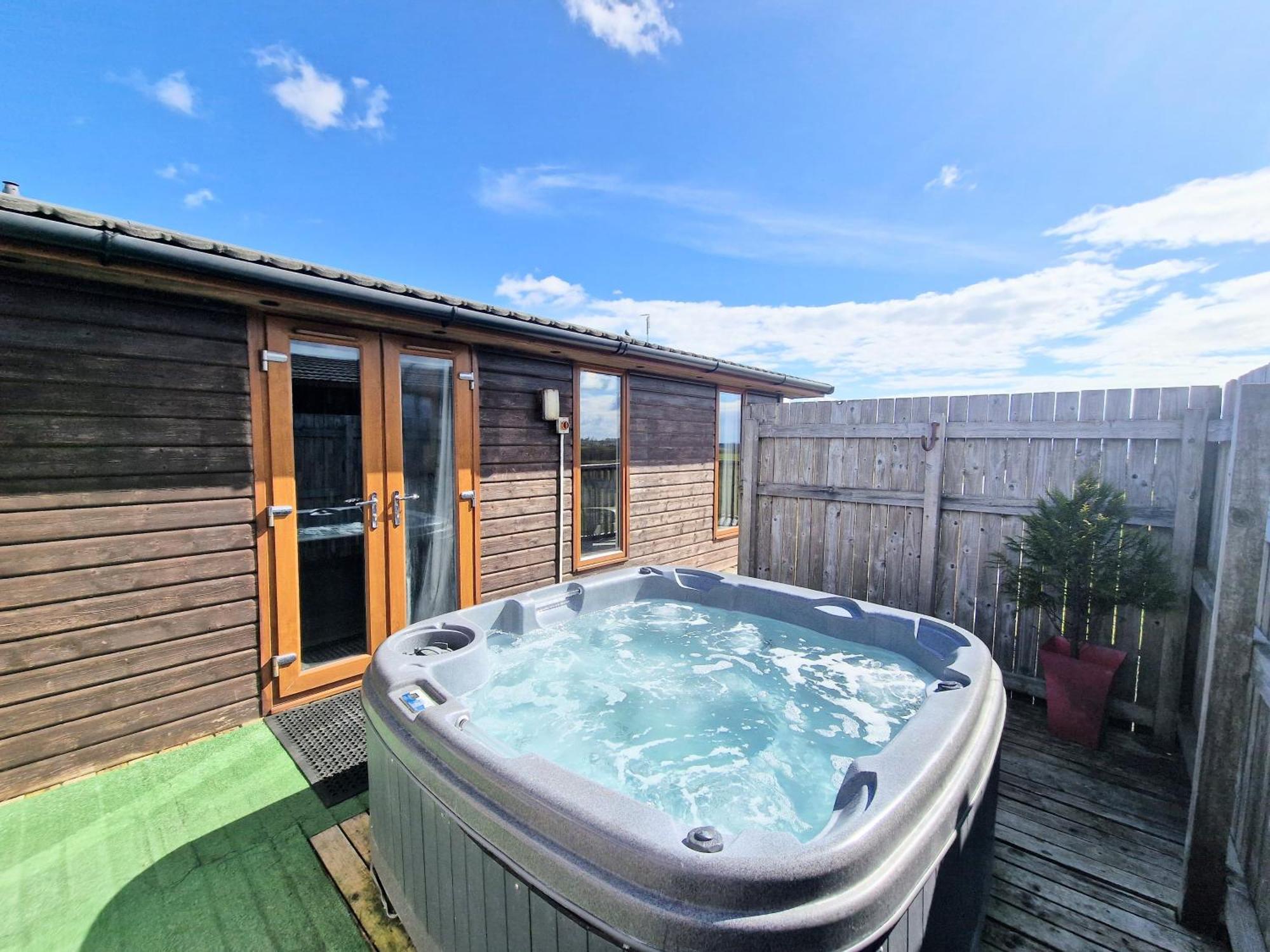 Cleish 7 With Private Hot Tub - Fife - Loch Leven - Lomond Hills - Pet Friendly
