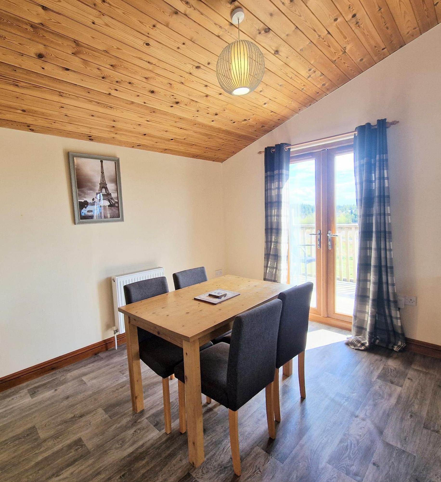 Cleish 7 With Private Hot Tub - Fife - Loch Leven - Lomond Hills - Pet Friendly Kelty