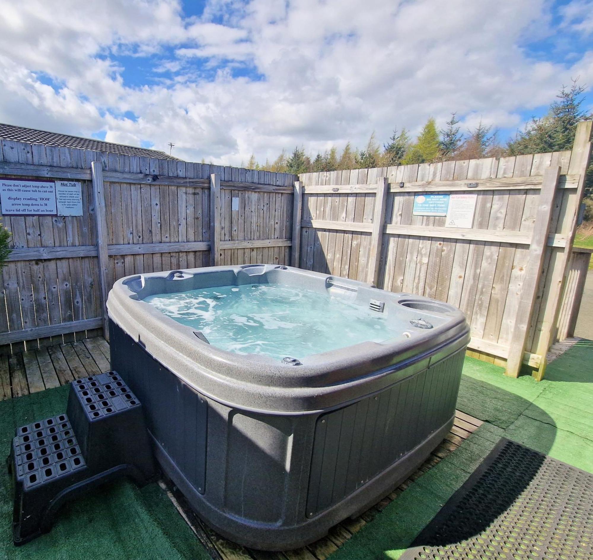 Cleish 7 With Private Hot Tub - Fife - Loch Leven - Lomond Hills - Pet Friendly